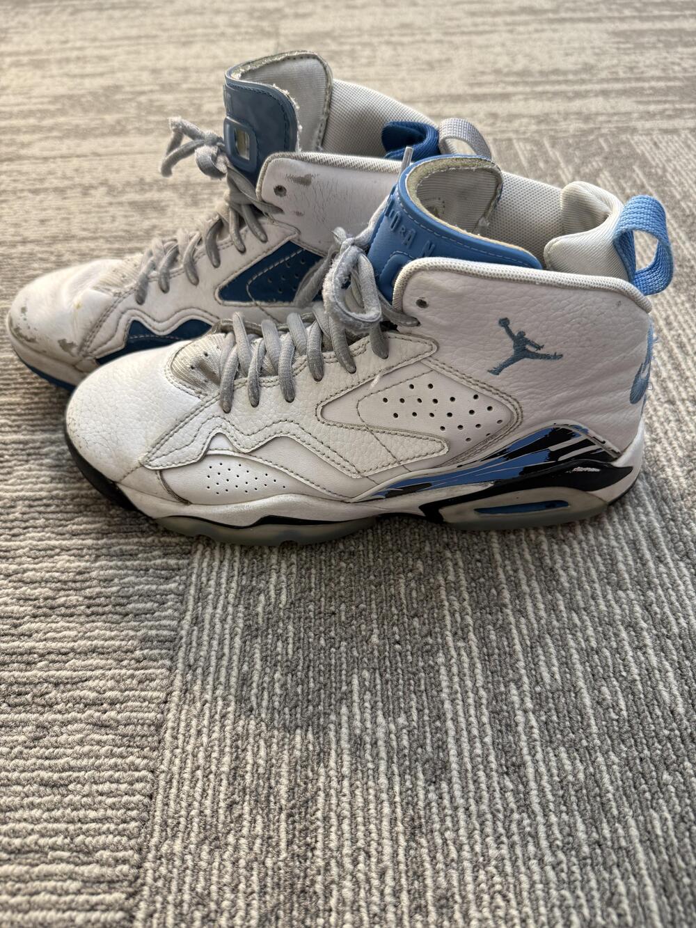 Air Jordan 6 Shoes Youth Size 5.5Y Retro OG University Blue DZ5577-101 Nike